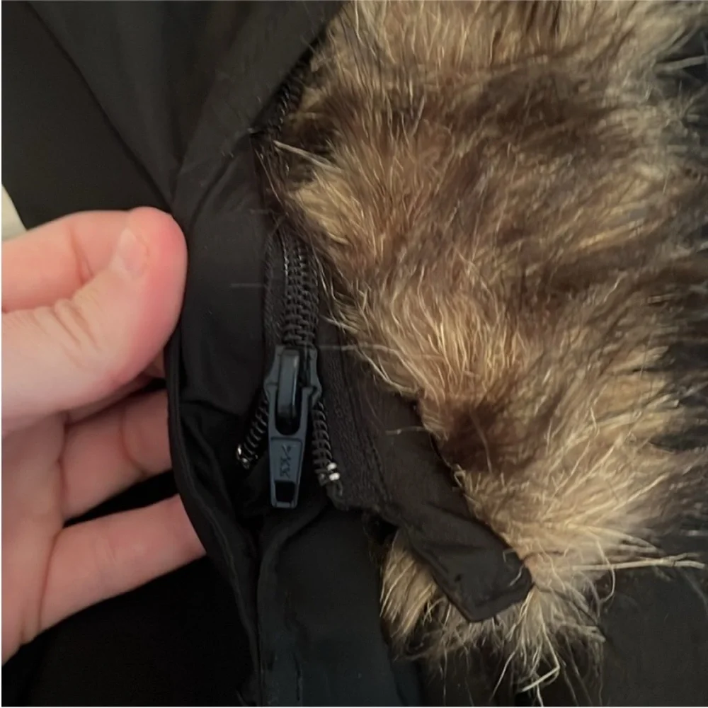 Eddie Bauer Parka, Premium Goose 650 Fill, Like New - Picture 9 of 13